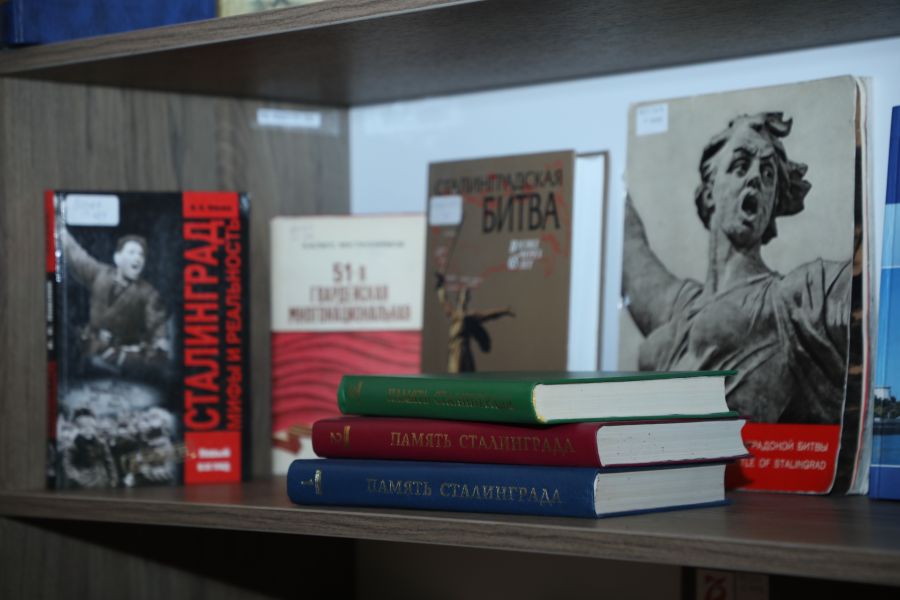 В библиотеке ВолгГМУ начала свою работу выставка, посвященная 81-й годовщине победы в Сталинградской битве