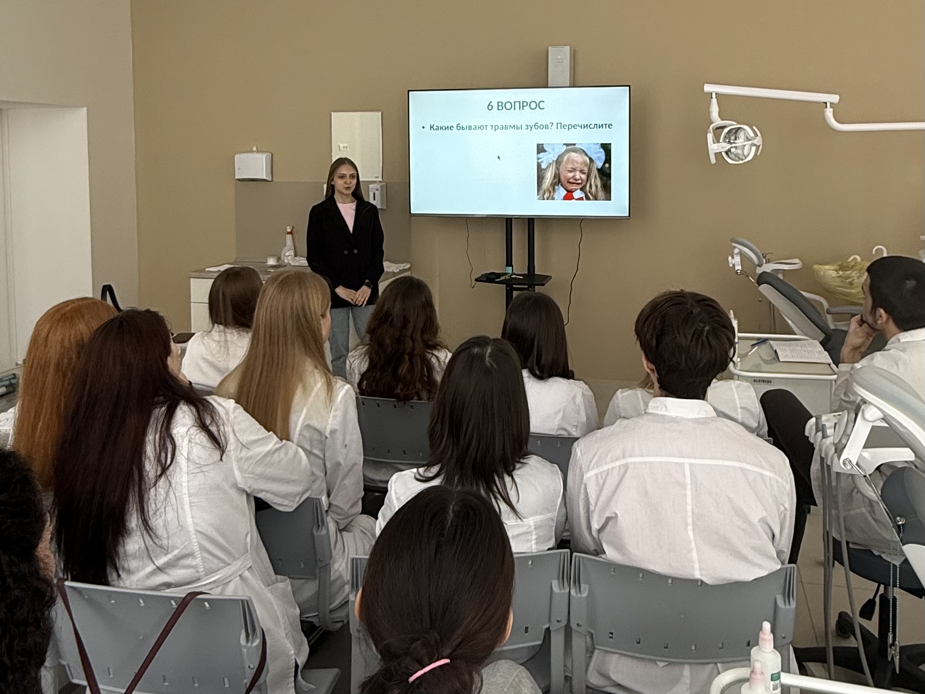 Студентка ВолгГМУ реализует социально значимый проект «Улыбка безопасности»