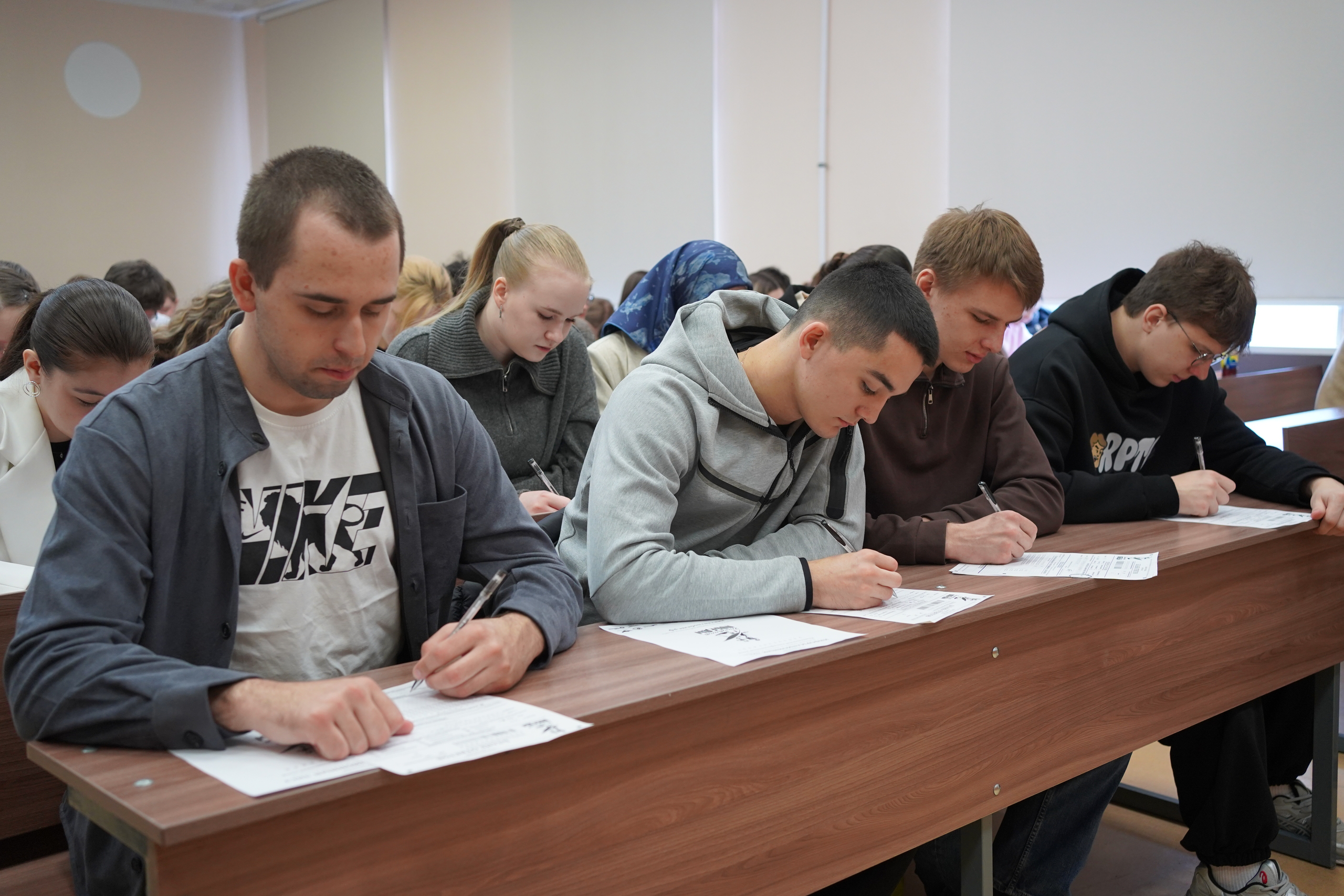 В ВолгГМУ прошел Диктант Победы