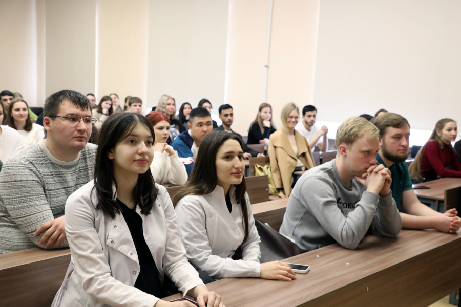 Старшекурсникам предложили стать хирургами 