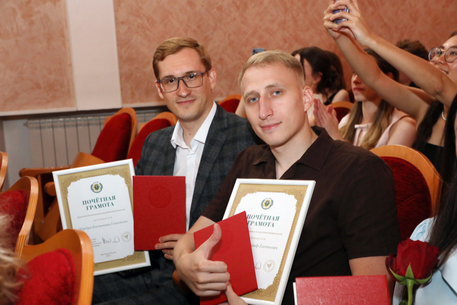 Выпускникам педиатрического факультета ВолгГМУ вручили дипломы
