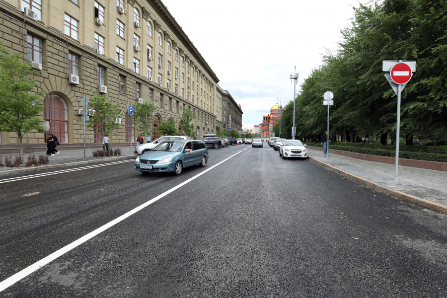 Завершены работы по благоустройству территории, прилегающей к главному корпусу ВолгГМУ 