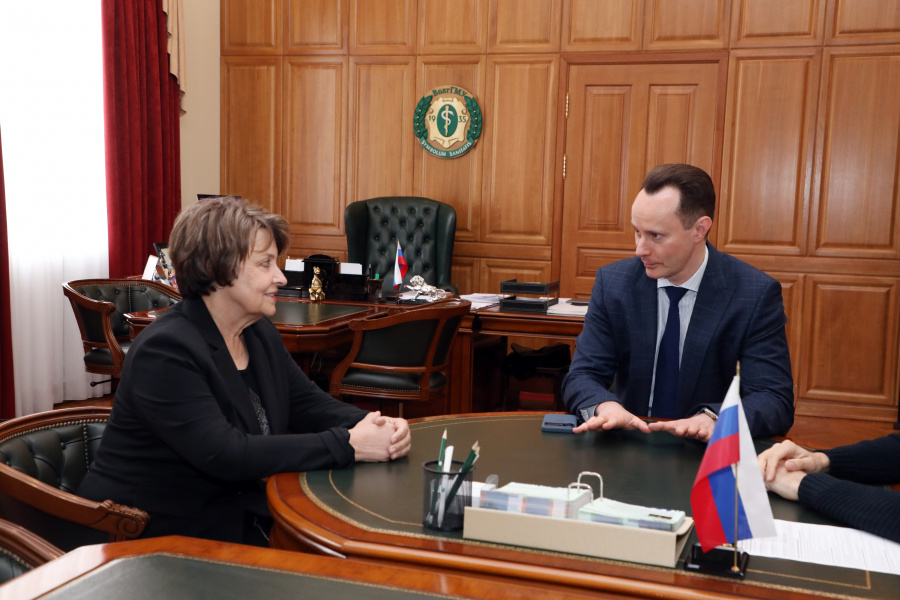 Ректор ВолгГМУ провел встречу с профессором Мариной Капитоновой 