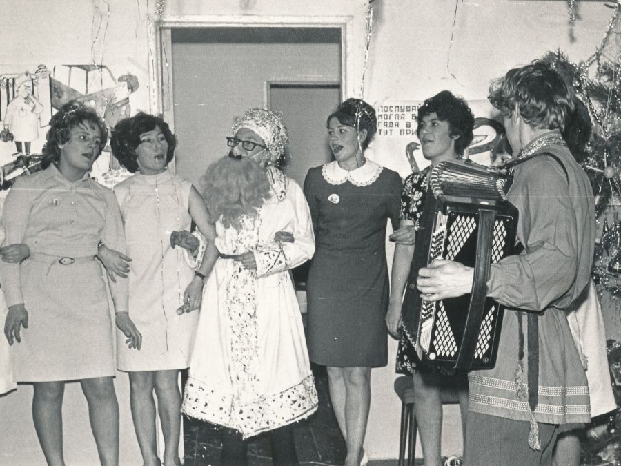 Елка, фейерверк и вытрезвитель: как отмечали Новый год в России несколько столетий назад