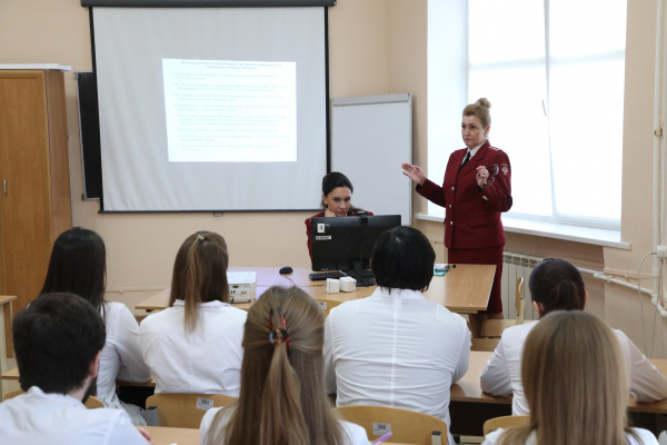 Сотрудники Роспотребнадзора разъяснили студентам их права  