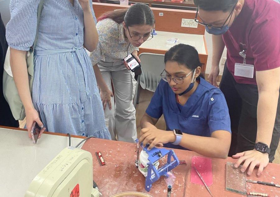 Студенты-стоматологи ВолгГМУ проходят практику в Малайзии