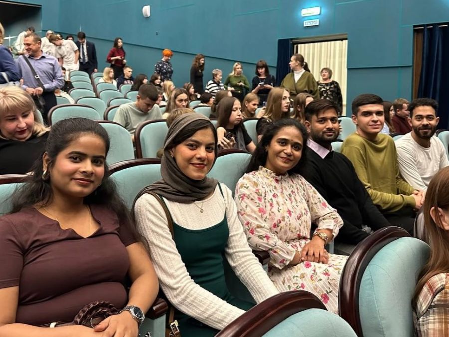 Иностранные студенты ВолгГМУ увидели «Женитьбу» 