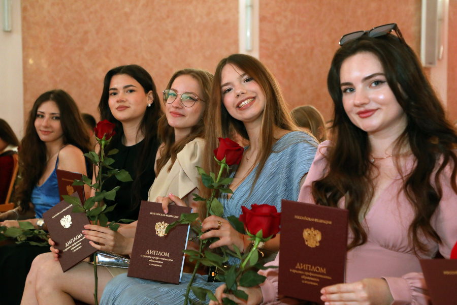 Состоялось вручение дипломов выпускникам колледжа 