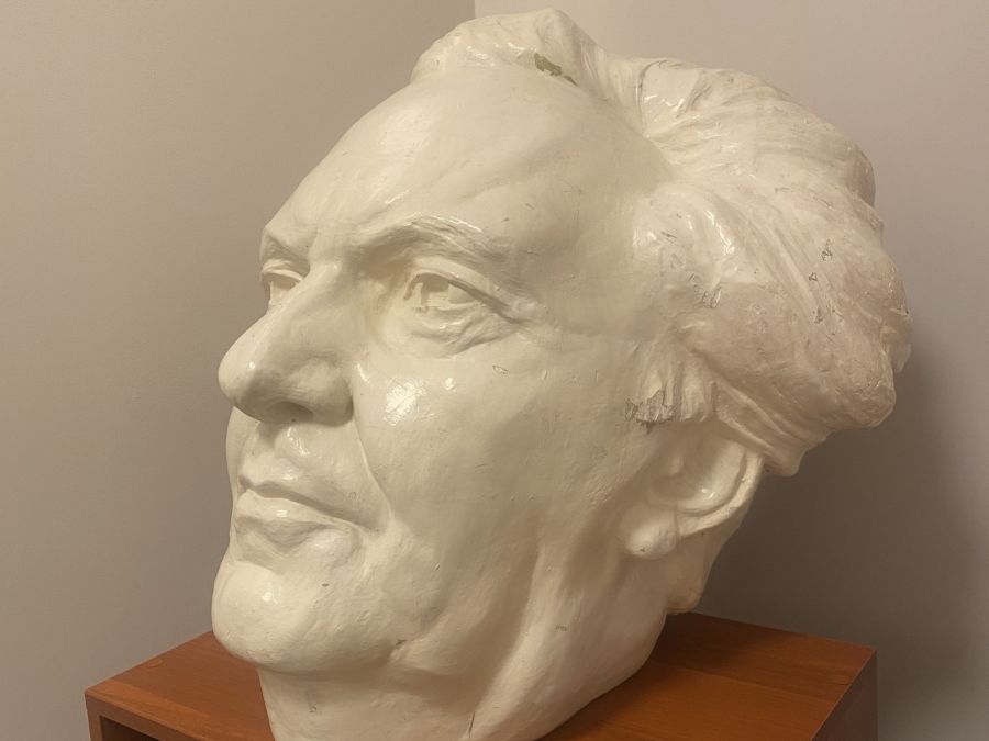 Сотрудники библиотеки выяснили, кто создал бюст профессора Водовозова