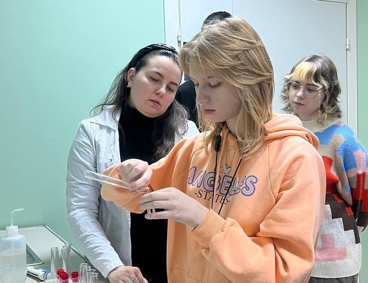 В ВолгГМУ прошли профессиональные пробы для школьников «Врач-исследователь»