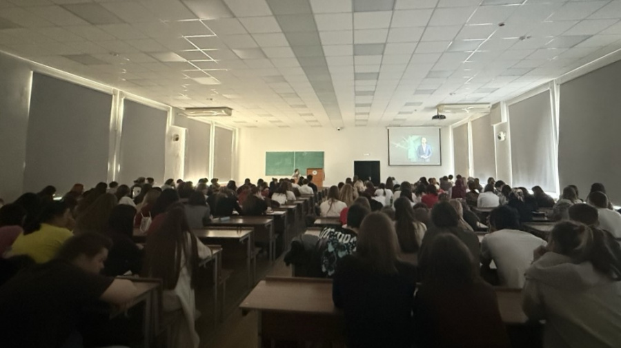 Студентам медико-биологического факультета показали траекторию развития ВолгГМУ