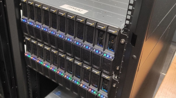 Универсальная нейросеть для фармакологии: новый инструмент поиска биологически активных веществ