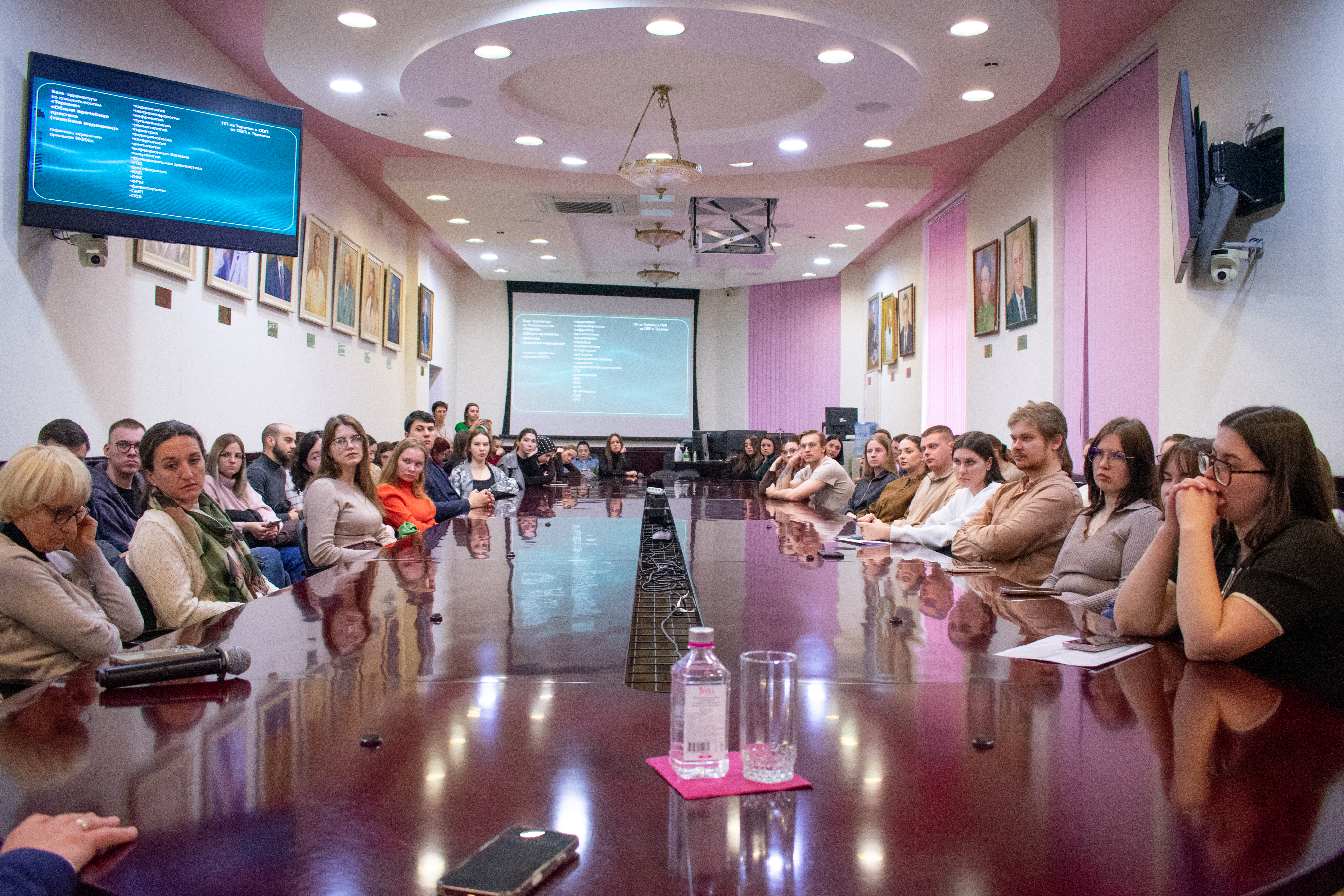 От практических навыков до первого рабочего места: в ВолгГМУ завершилась «Карьерная неделя»