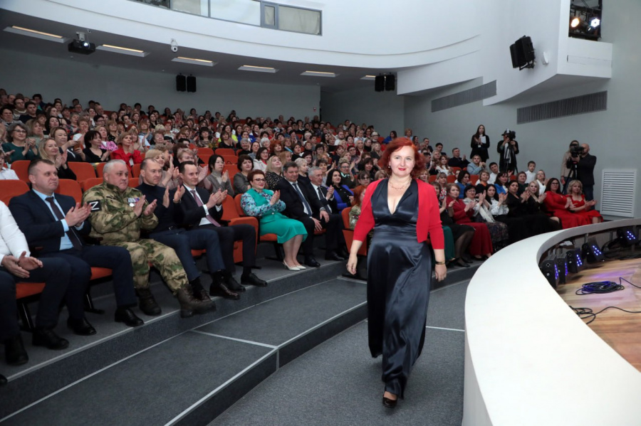 Завкафедрой ВолгГМУ вышла в финал литературного конкурса 