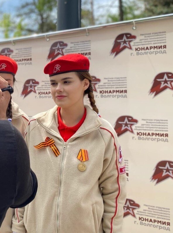 Студентка колледжа ВолгГМУ награждена медалью Министерства обороны Российской Федерации