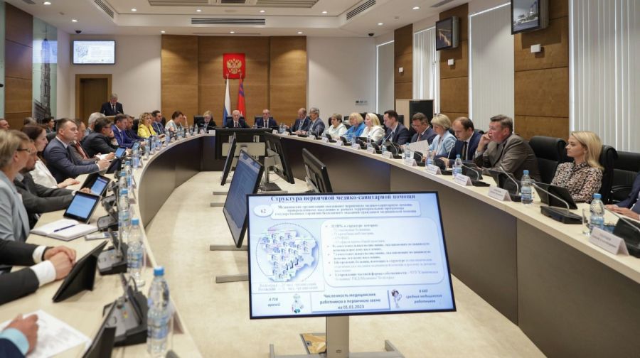 В облдуме состоялся «парламентский час» по вопросам развития первичного звена здравоохранения
