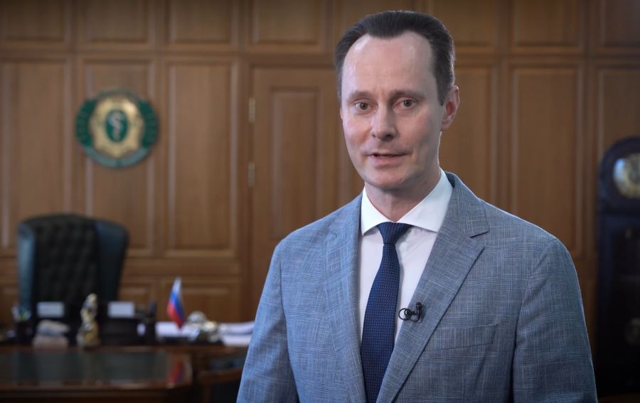 Ректор ВолгГМУ Владимир Шкарин поздравляет с Днём медицинского работника