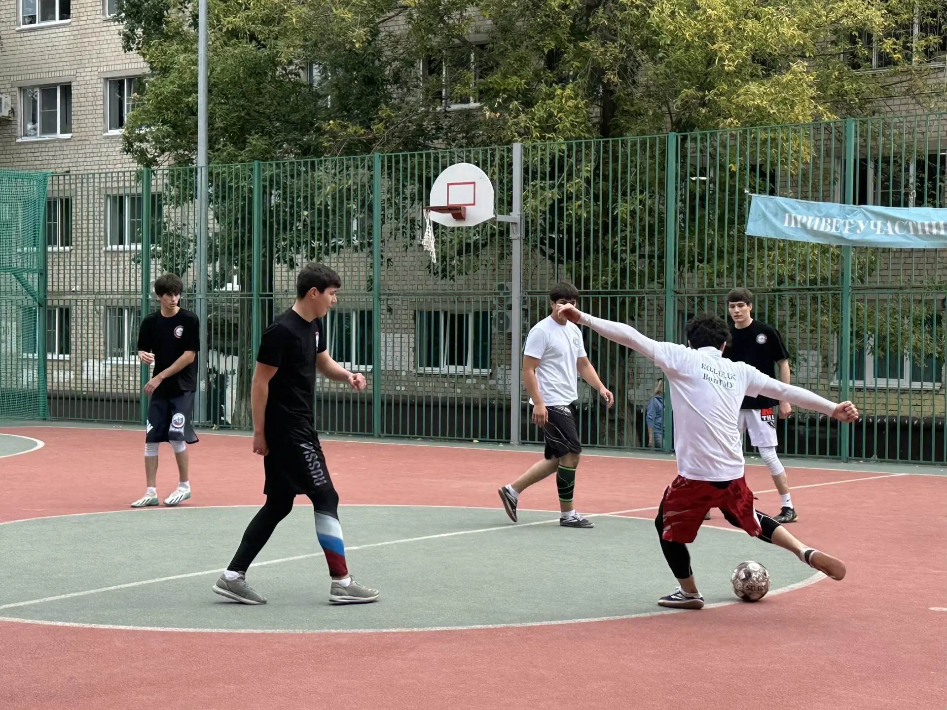 Колледж ВолгГМУ победил в фиджитал-футболе среди медицинских колледжей области