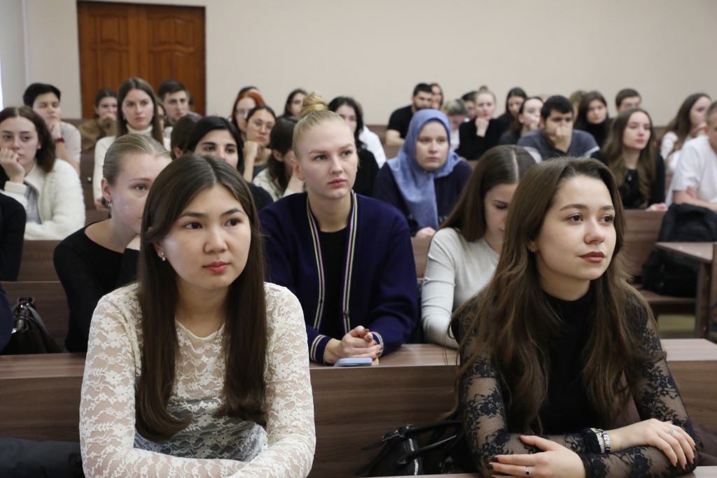 Встреча с будущими коллегами: выпускники ВолгГМУ узнали о возможностях трудоустройства в системе МВД