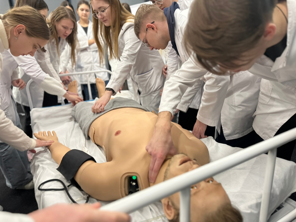 От теории к практике: студенты лечебного факультета закрепили знания через инновационный формат PBL