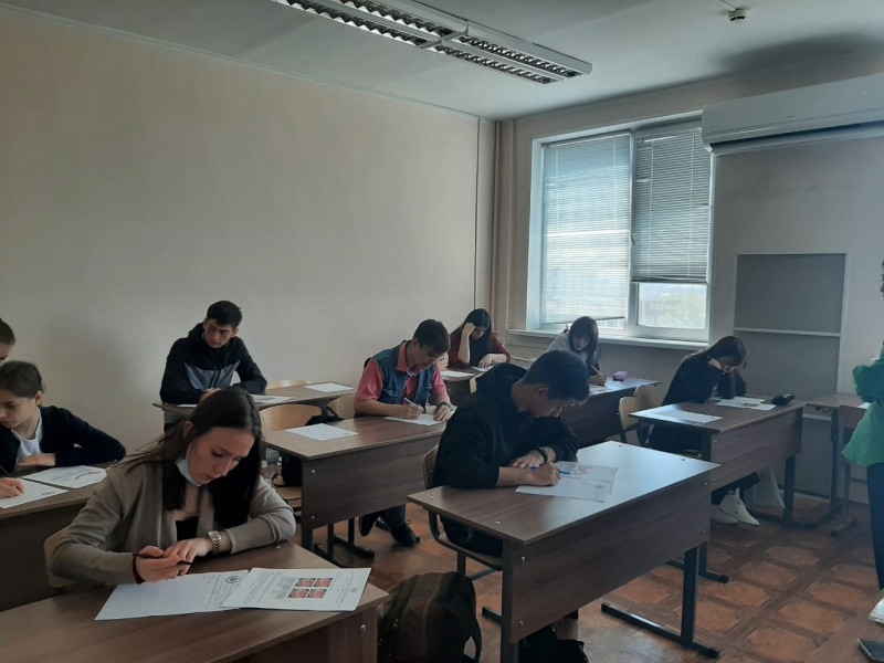 В ВолгГМУ состоялся предпрофессиональный экзамен для школьников