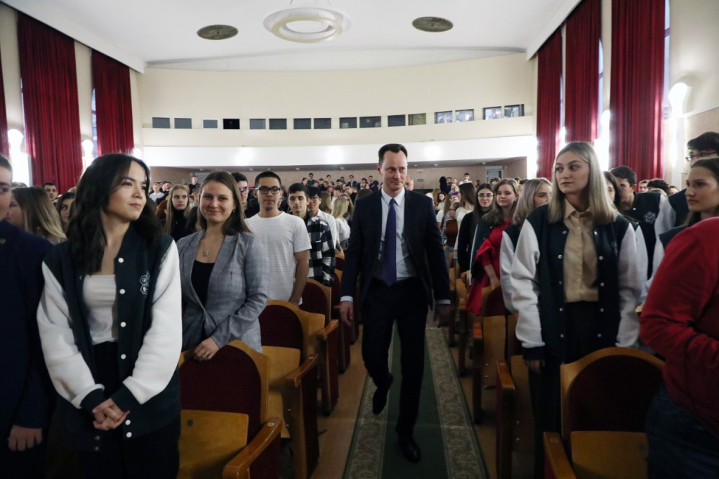 Ректор ВолгГМУ Владимир Шкарин:"Благодарен каждому преподавателю за верное служение университету!"