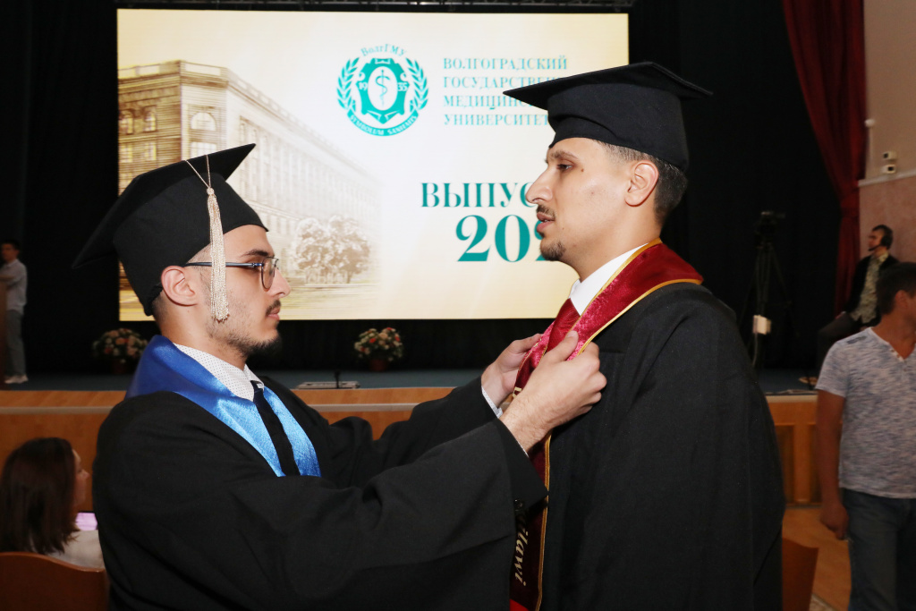 Вручение дипломов в ВолгГМУ