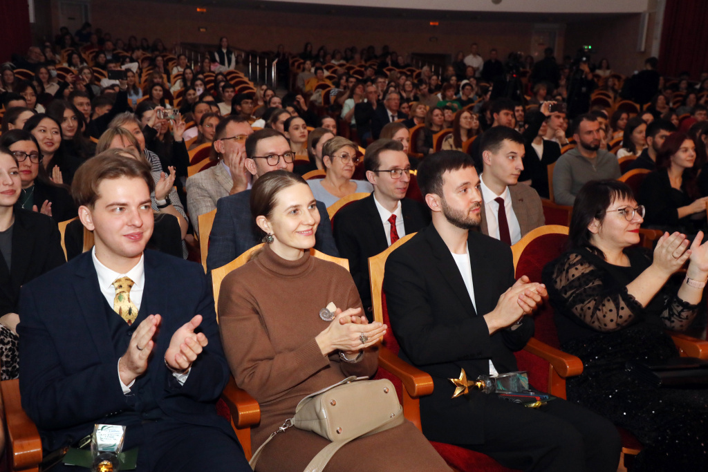 Имена победителей были озвучены в канун Нового года на торжественной церемонии вручения памятных статуэток