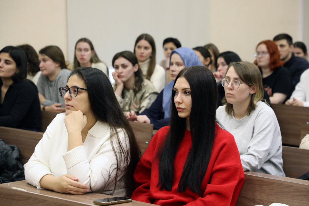 Встреча с будущими коллегами: выпускники ВолгГМУ узнали о возможностях трудоустройства в системе МВД