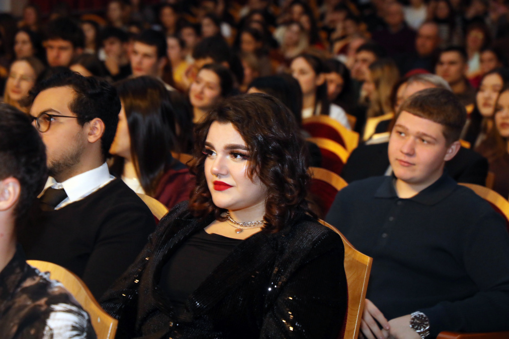 Имена победителей были озвучены в канун Нового года на торжественной церемонии вручения памятных статуэток