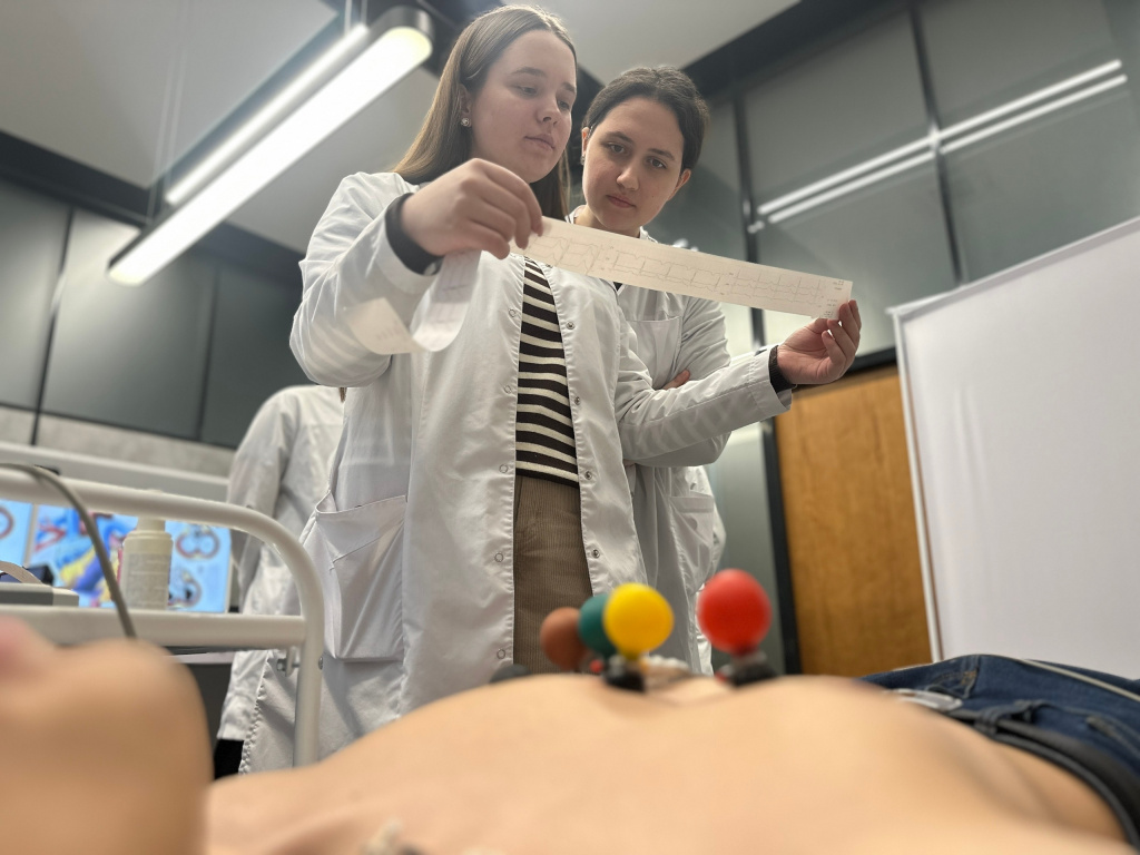 От теории к практике: студенты лечебного факультета закрепили знания через инновационный формат PBL