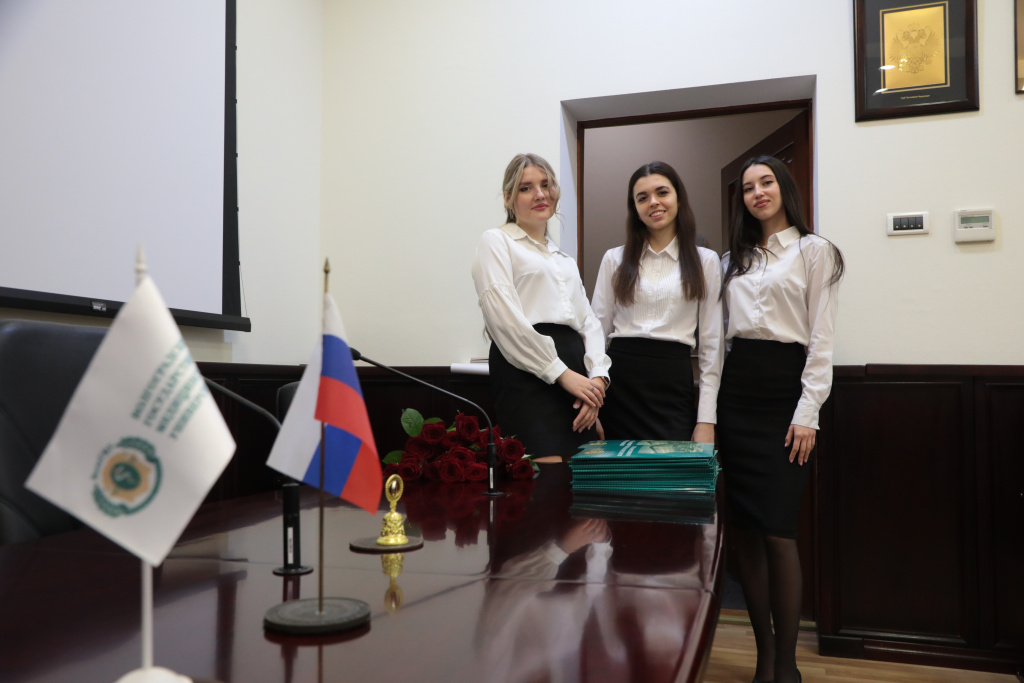 Волонтеров ВолгГМУ наградили за вклад в развитие добровольческого движения