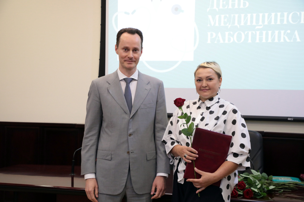 Сотрудников ВолгГМУ наградили в честь Дня медицинского работника
