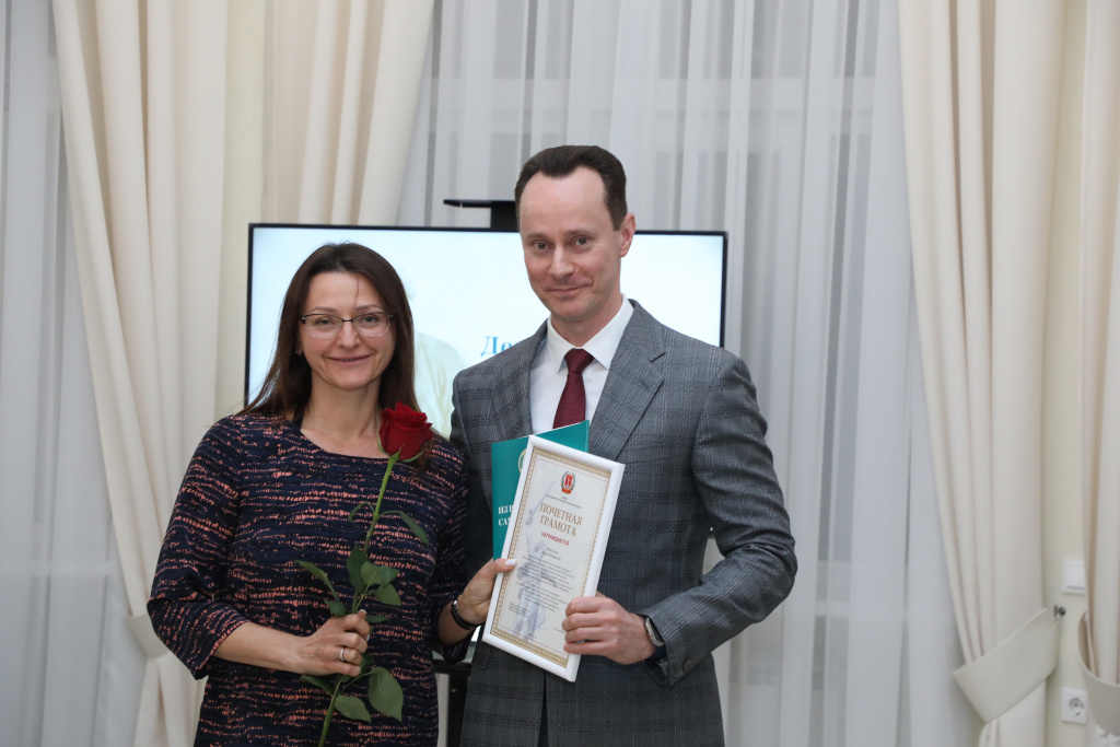 Почетной грамотой комитета образования и науки Волгоградской области за значительный вклад и достижения в системе образования награждена Мария Мицулина — доцент кафедры физической культуры и здоровья Института общественного здоровья им. Н.П. Григоренко