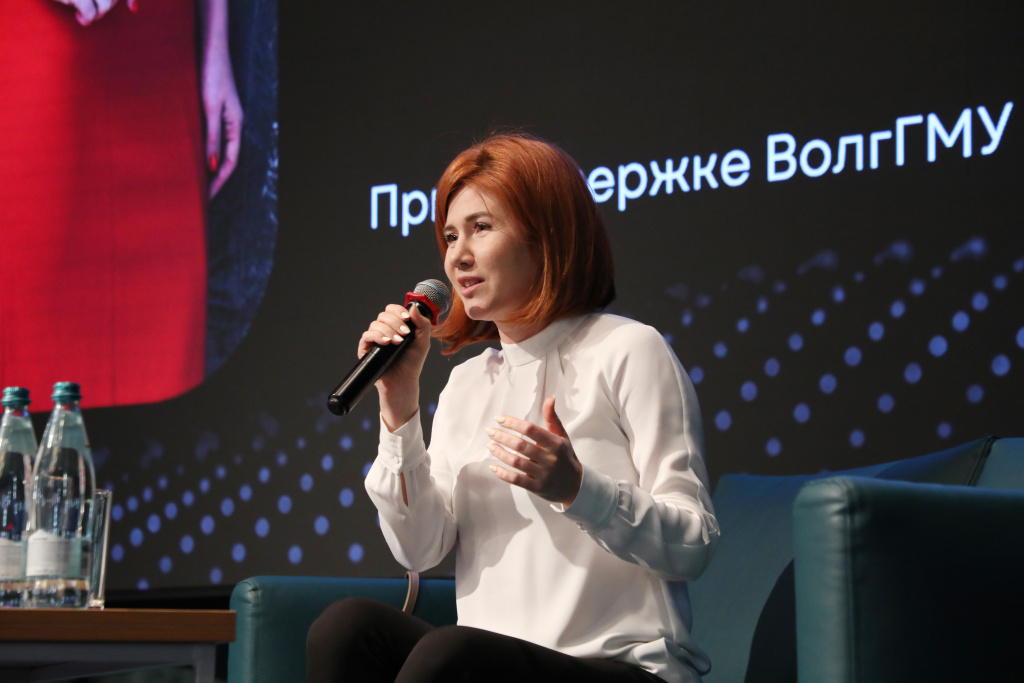 Встреча студентов ВолгГМУ с Анной Чапман