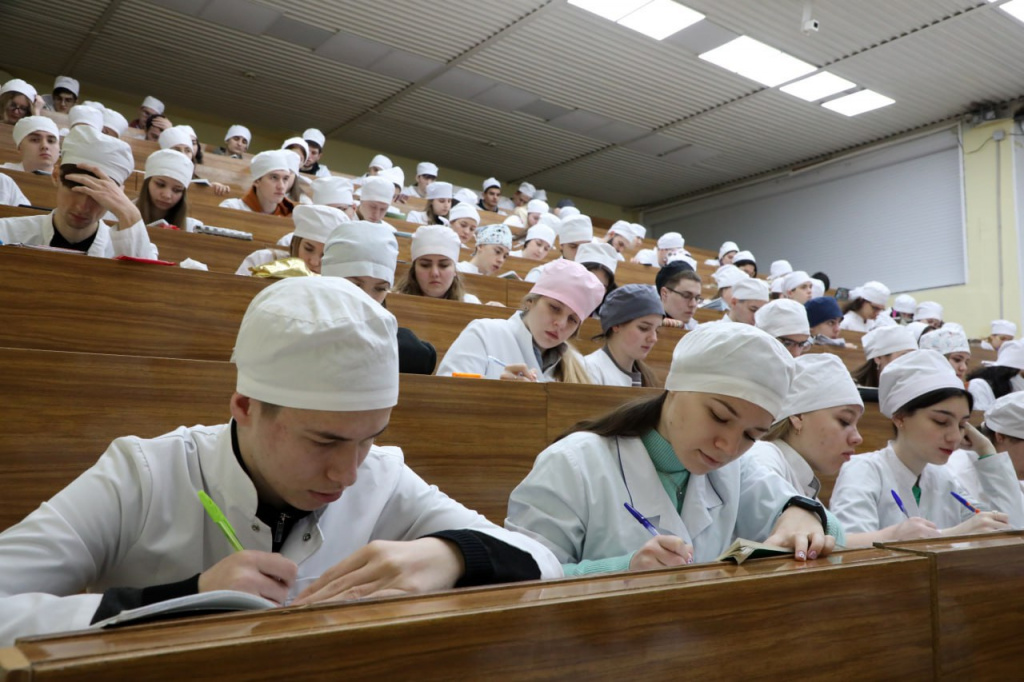 Среди лучших в стране: студенты ВолгГМУ стали стипендиатами Президента и Правительства РФ