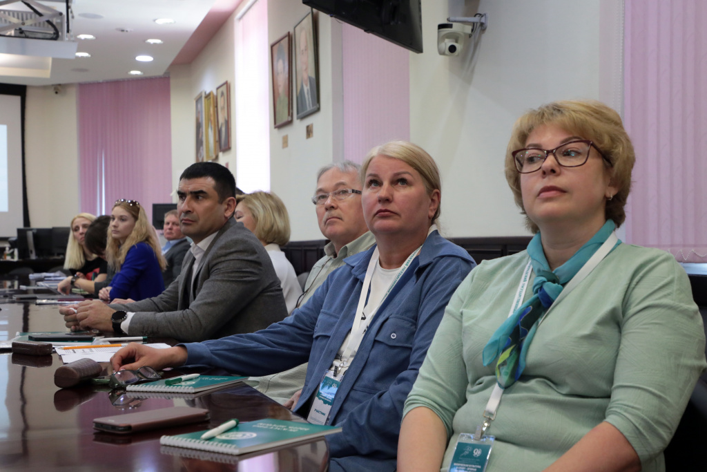 Преподаватели физкультуры обсуждают как вырастить здоровое поколение 