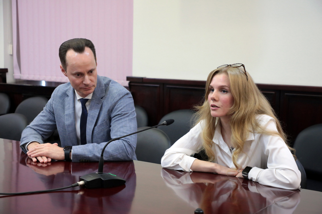 Ректор ВолгГМУ наградил студентов медико-биологического факультета
