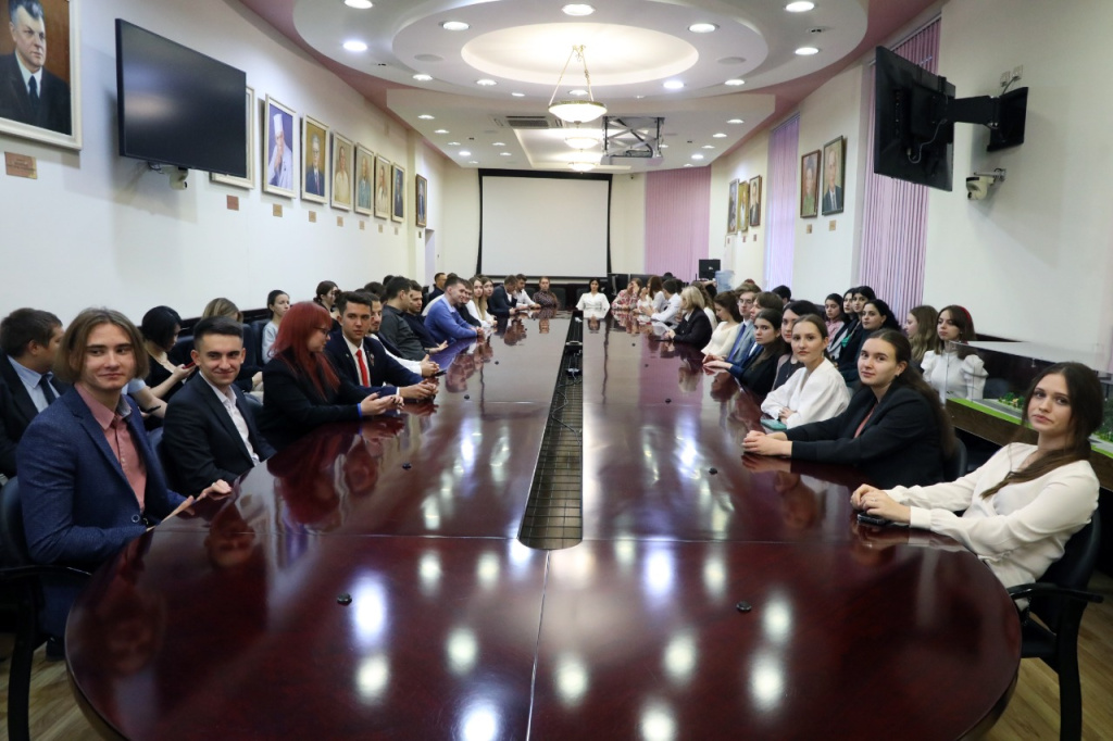 Студентов ВолгГМУ наградили за активную волонтерскую деятельность 