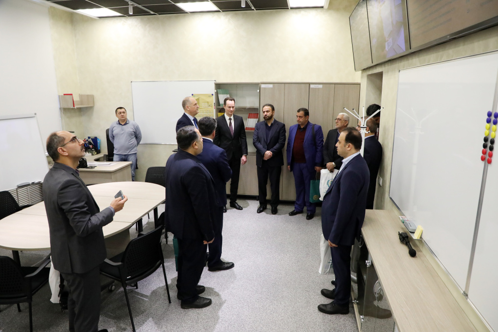 Представители делегации Мазандаранского университета медицинских наук посетили Проектный офис и фабрику процессов