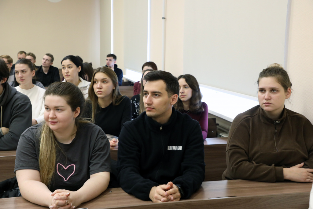 Встреча с будущими коллегами: выпускники ВолгГМУ узнали о возможностях трудоустройства в системе МВД