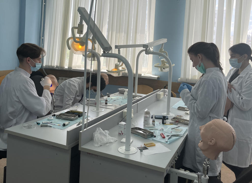 В ВолгГМУ подвели итоги студенческой олимпиады по терапевтической стоматологии