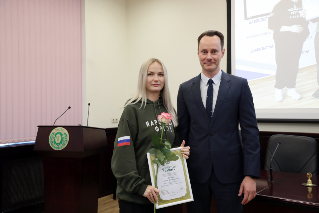 Ректор Владимир Шкарин поблагодарил студентов ВолгГМУ за участие в гуманитарной миссии