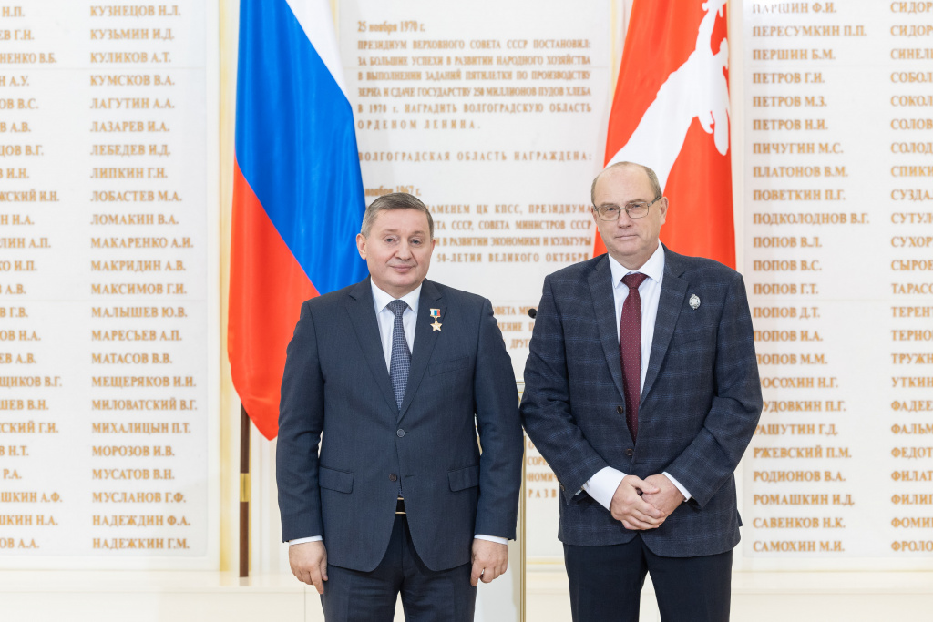 Сотрудникам ВолгГМУ вручены государственные награды IDL_4603.jpg