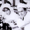 Студент стоматологического факультета Геральд Кюн (ГДР) на занятии по биологии. Слева – студентка Ангелика Кюн (ГДР). 1969 г.