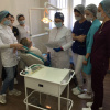 	Доцент, к.м.н. Ягупова В.Т. проводит консультации пациентов с клиническими ординаторами..jpg