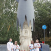 Студенты ВолгГМУ у памятника «Жертвам варварской бомбардировки Сталингарада». 23 августа 2017