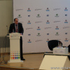 М-р Robert M. Hoffman, президента корпорации AntiCancer