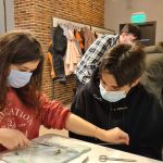 Активисты ВолгГМУ научили школьников базовым хирургическим навыкам